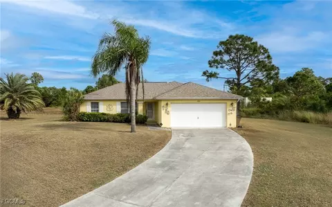 2812 Beth Ave N, Lehigh Acres, FL 33971
