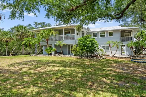 18250 Parkridge Ct, Fort Myers, FL 33908