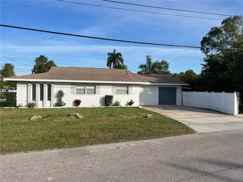 56 Cardinal Dr, North Fort Myers, FL 33917