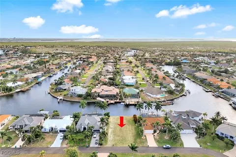 2210 SW 52nd Ln, Cape Coral, FL 33914