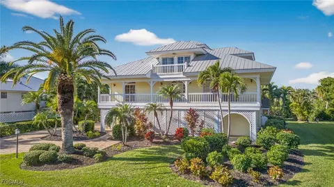 1422 Sanderling Cir, Sanibel, FL 33957