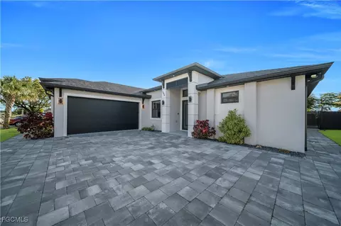 306 NW 3rd Pl, Cape Coral, FL 33993
