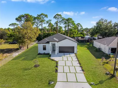 5008 N Obispo Cir, Labelle, FL 33935