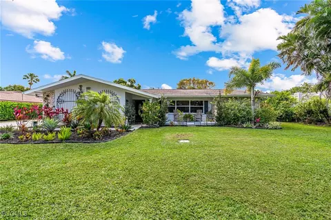 6519 E Town And River Rd, Fort Myers, FL 33919