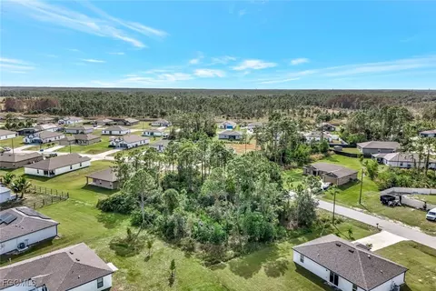 867 Youngreen Dr, Fort Myers, FL 33913