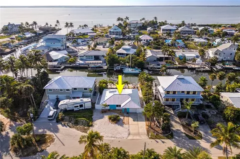 3571 Emerald Ave, Saint James City, FL 33956