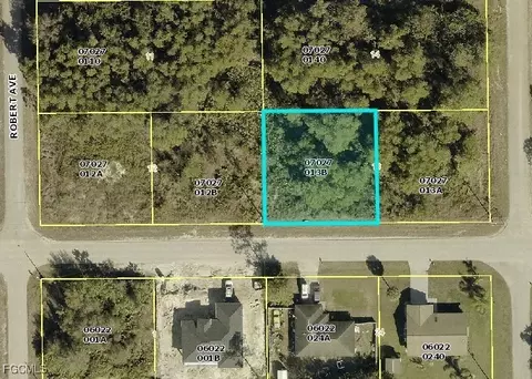 2505 E 10th St, Lehigh Acres, FL 33936