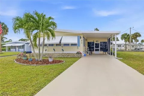 613 Pine Grove Ct, North Fort Myers, FL 33917