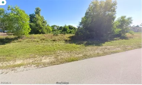 137 SW 9th Pl, Cape Coral, FL 33991