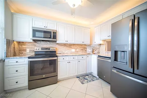 5959 Winkler Rd #206, Fort Myers, FL 33919