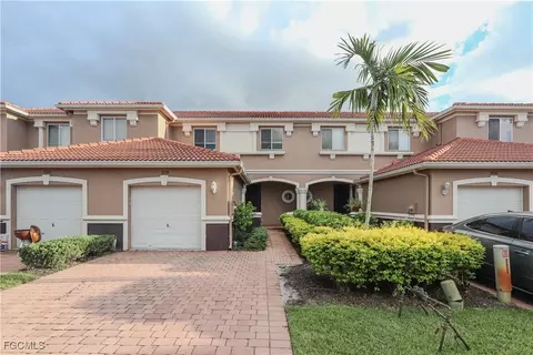 9724 Roundstone Cir, Fort Myers, FL 33967