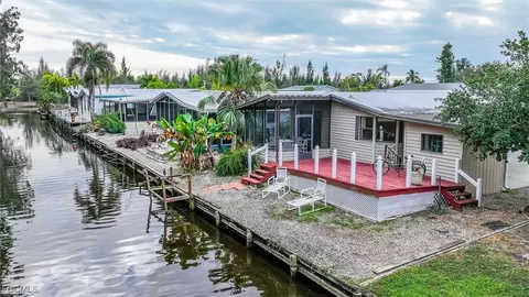 7076 Drum Dr, Saint James City, FL 33956