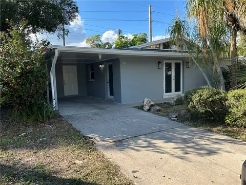 4652 West Dr, Fort Myers, FL 33907