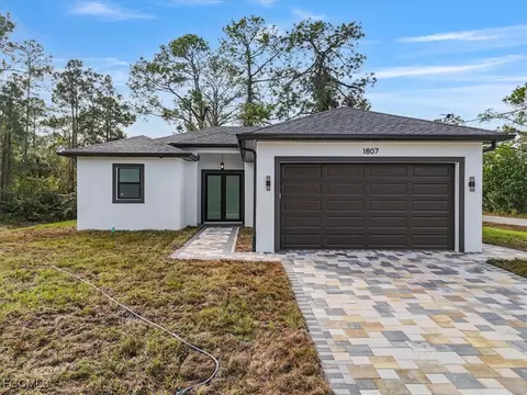 1807 W 17th St, Lehigh Acres, FL 33972