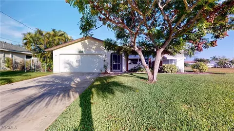 3819 SE 12th Ave, Cape Coral, FL 33904
