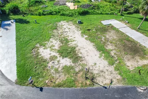 123 Ash Ln, Fort Myers, FL 33908