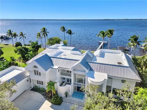 3402 W Riverside Dr, Fort Myers, FL 33901