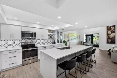 4711 S Landings Dr, Fort Myers, FL 33919