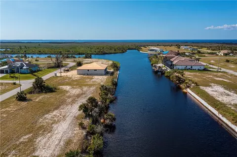 4527 NW 35th Ter, Cape Coral, FL 33993