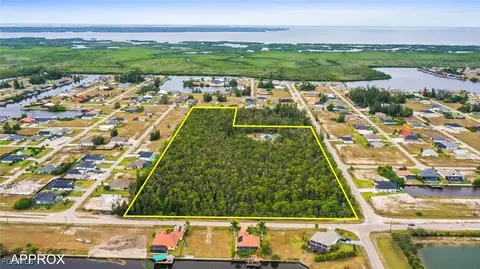 3926 Kismet Pkwy W, Cape Coral, FL 33993