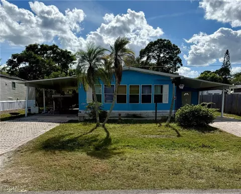 11201 Tango Dr, Bonita Springs, FL 34135