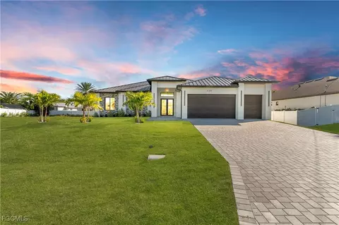 129 SW 33rd Pl, Cape Coral, FL 33991
