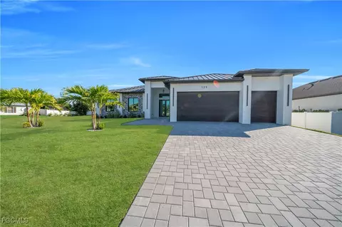 129 SW 33rd Pl, Cape Coral, FL 33991