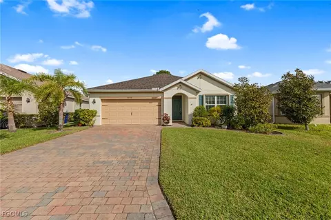 10528 Canal Brook Ln, Lehigh Acres, FL 33936