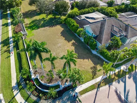 5501 Merlyn Ln, Cape Coral, FL 33914