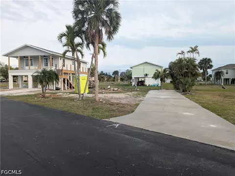 13651 Sora Dr, Fort Myers, FL 33908