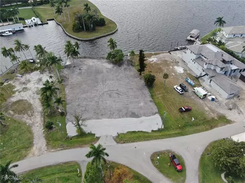 6932 Old Whiskey Creek Dr, Fort Myers, FL 33919