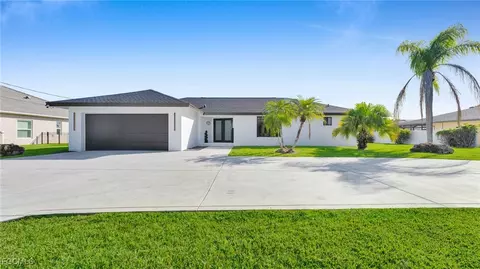 2851 SE 19th Pl, Cape Coral, FL 33904