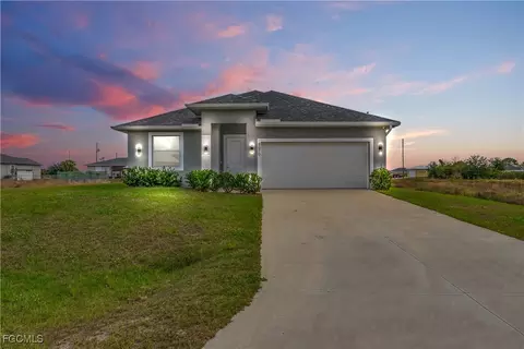 8070 Marsh Cir, Labelle, FL 33935