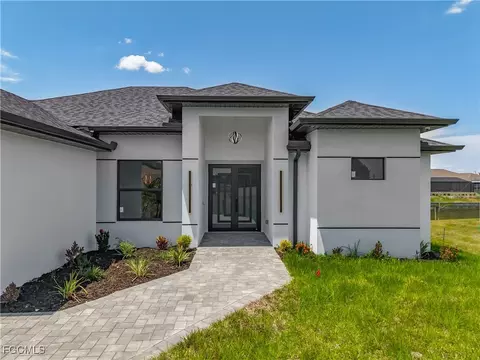323 NE 19th Ter, Cape Coral, FL 33909