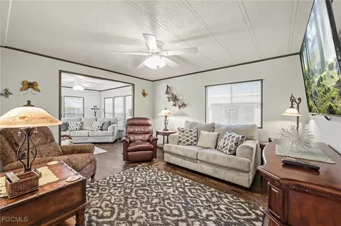 154 Siesta Ln, Fort Myers, FL 33905