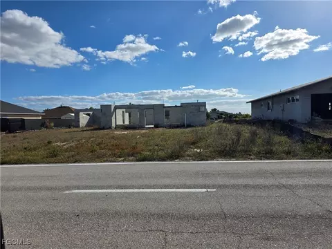 2908 Embers Pkwy W, Cape Coral, FL 33993