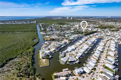 11550 Dogwood Ln, Fort Myers Beach, FL 33931
