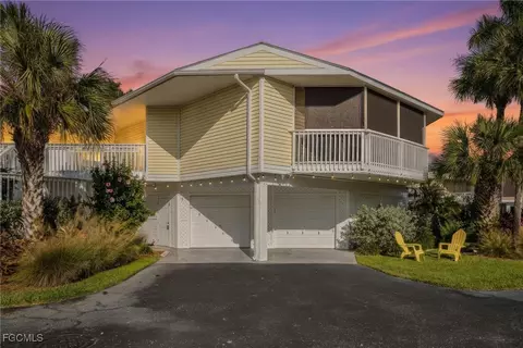 950 Moody Rd #111, North Fort Myers, FL 33903