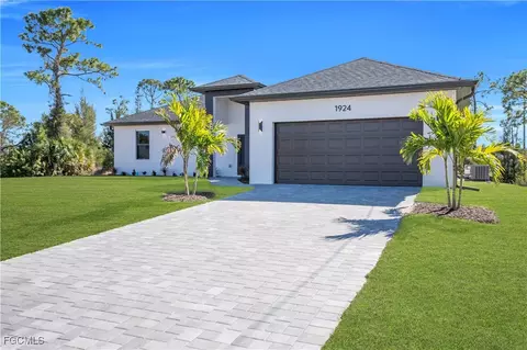 1924 NE 33rd Ln, Cape Coral, FL 33909