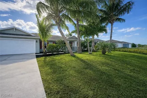 2010 Kismet Pkwy W, Cape Coral, FL 33993