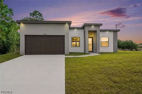 3013 4th St SW, Lehigh Acres, FL 33976