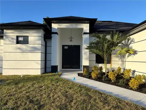 507 E 7th St, Lehigh Acres, FL 33972