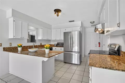 918 SE 35th St, Cape Coral, FL 33904