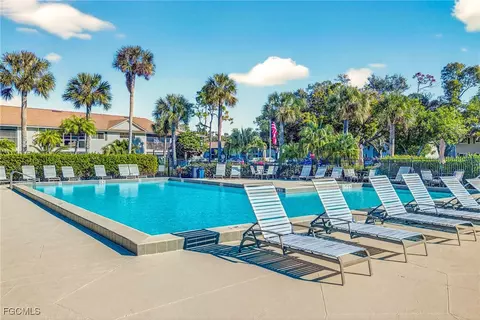 01 S Woods Cir #8, Fort Myers, FL 33919