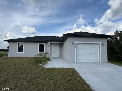 1048 Jay Ct, Labelle, FL 33935 photo 1