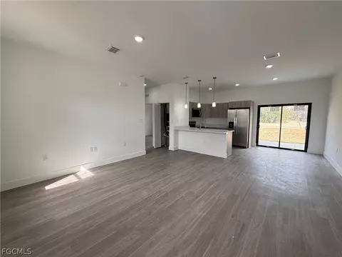 1048 Jay Ct, Labelle, FL 33935 photo 3