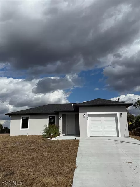 1048 Jay Ct, Labelle, FL 33935