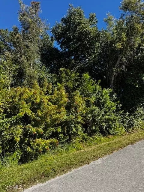 5528 Henley St, Bokeelia, FL 33922