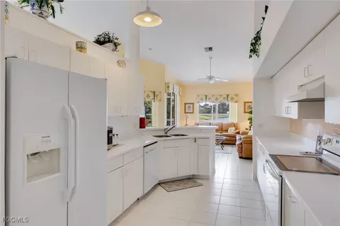 Kitchen - 1957 Piccadilly Circus, Naples, FL 34112 photo 3 of 3