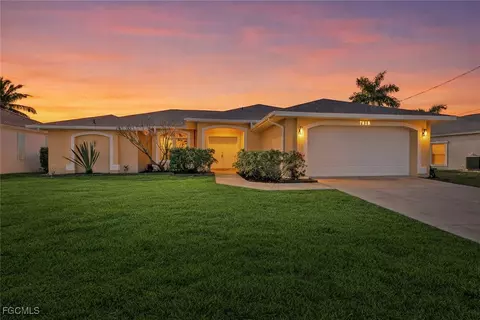 2718 SW 35th Ln, Cape Coral, FL 33914